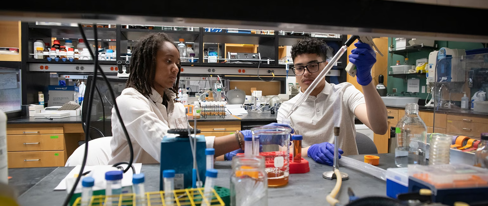 KNI researchers