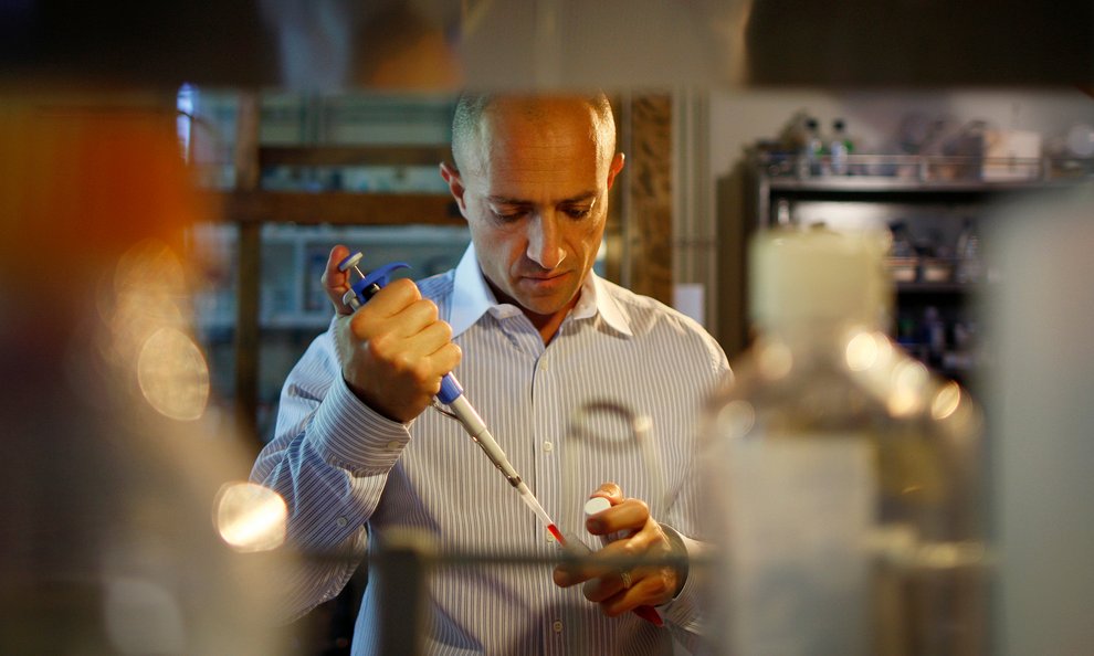 Photo of Caltech professor Sarkis Mazmanian in the laboratory