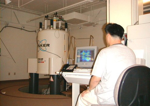 Bruker Avance 500 MHz spectrometer