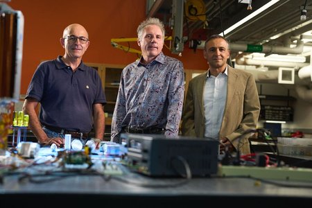 Sergio Pellegrino, Harry Atwater, and Ali Hajimiri