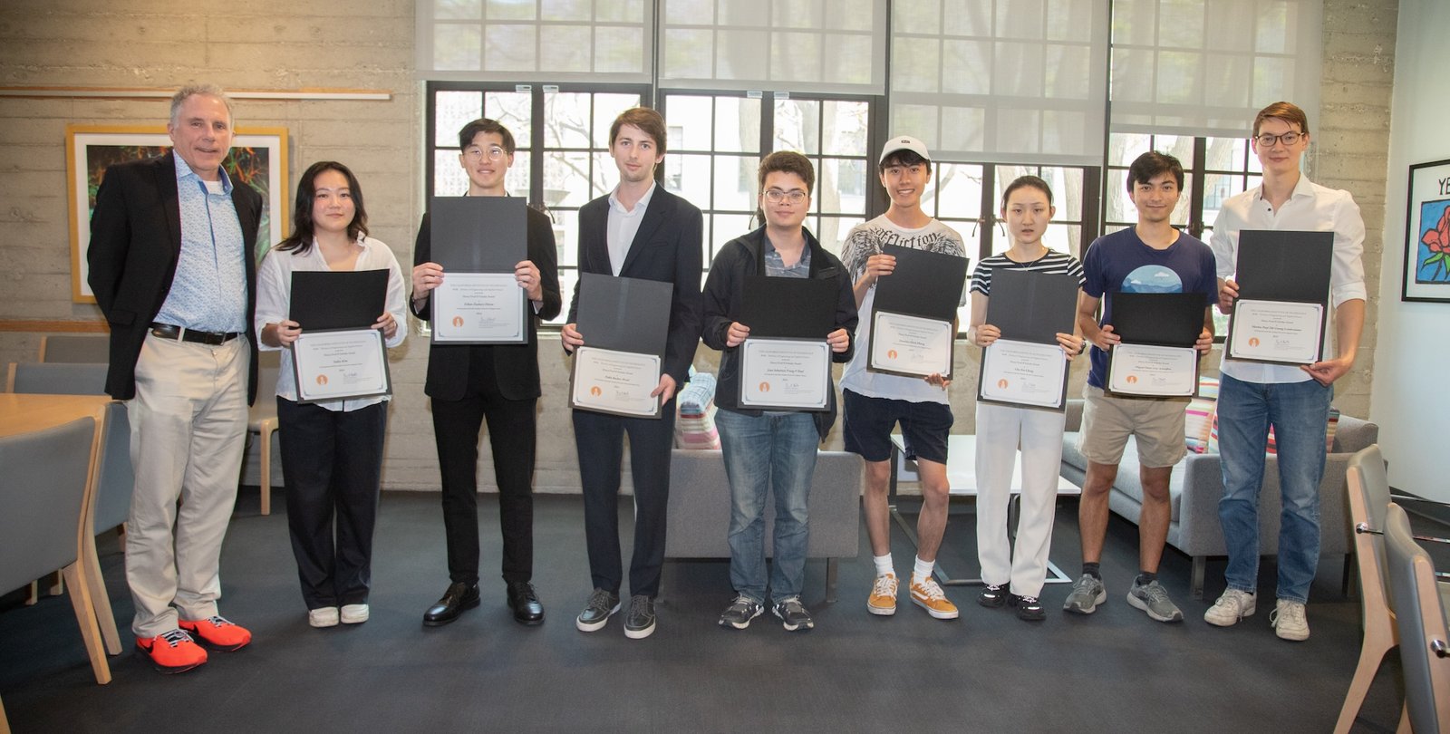 Group photo of awardees with EAS Chair Harry Atwater