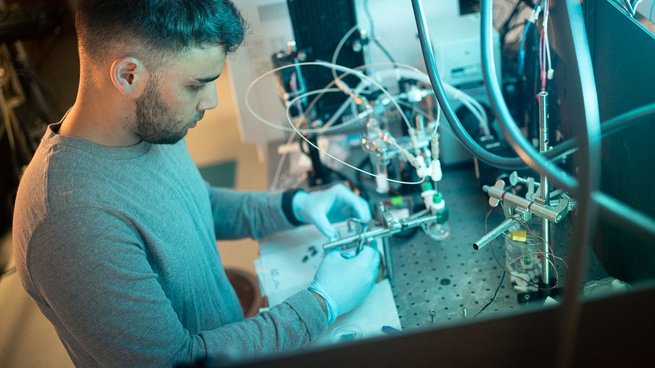 César A. Lasalde Ramírez in the lab