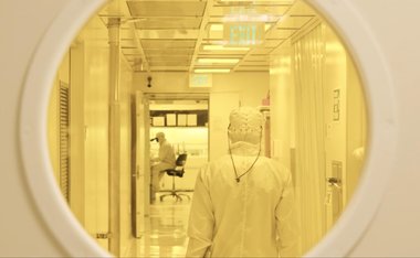A view inside the KNI cleanroom
