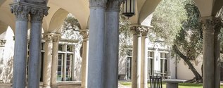 View of a courtyard of one of the student houses on the Caltech campus