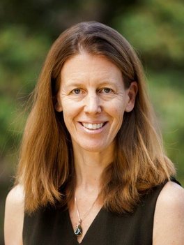 Jocelyn Holland headshot