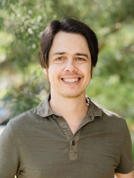 Alex Hirsch 2021 headshot