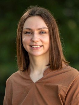 Alena Buinskaya headshot 2021