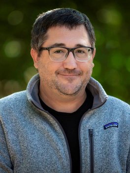 Chris Crabbe headshot