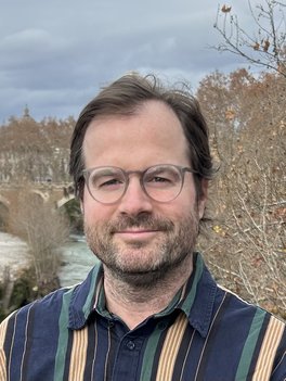 Nick Earhart headshot