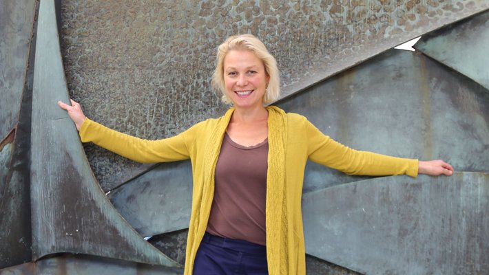 Julia Greer