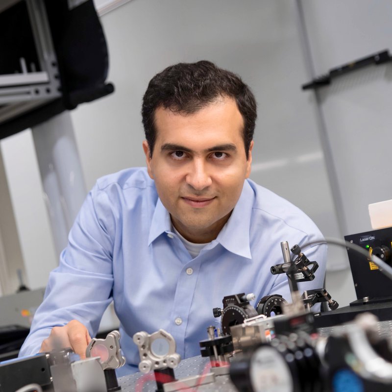 Headshot of Professor Alireza Marandi