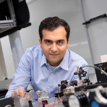 Headshot of Professor Alireza Marandi