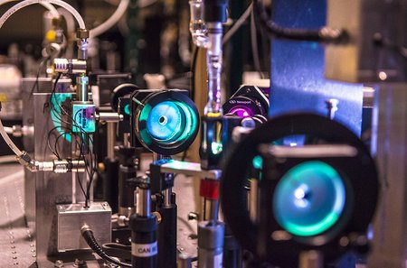 Beckman Institute Laser Resource Center