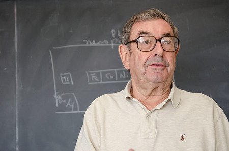 Caltech chemist Harry Gray