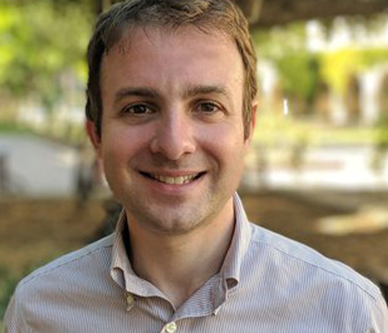 A portrait of Zachary Ross